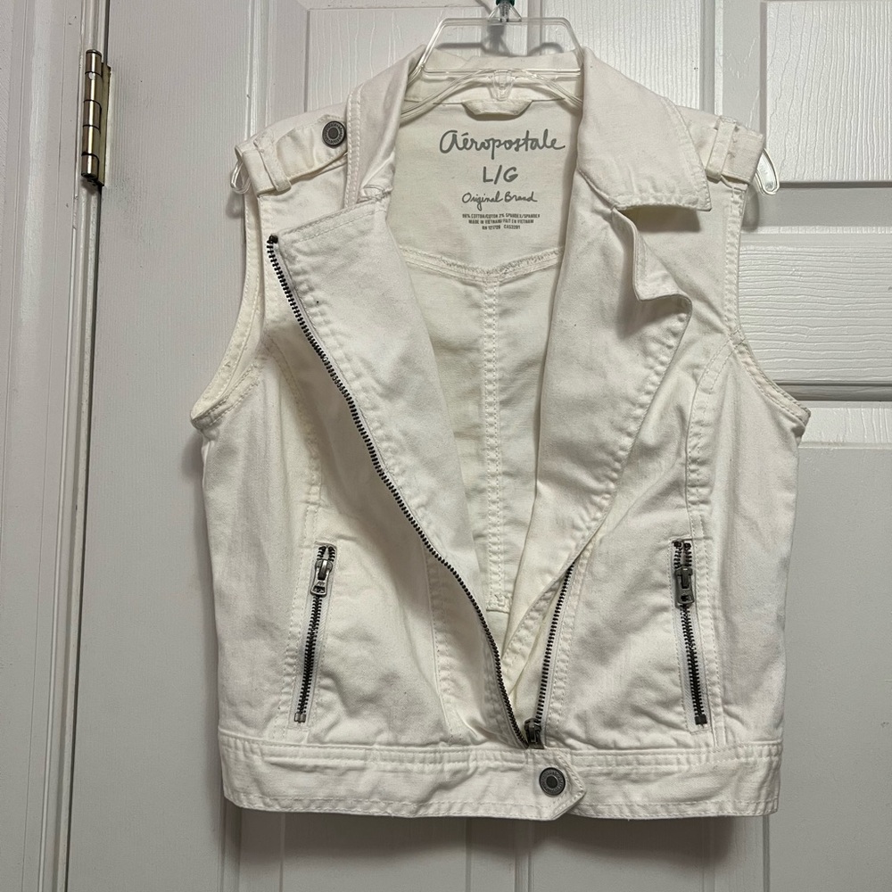 Aeropostale White sleeveless Jean Jacket, size L